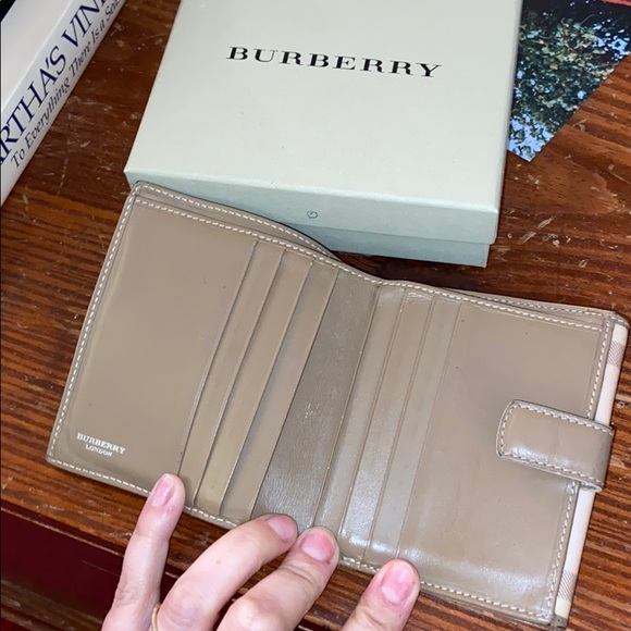 Burberry Wallet - Picture 3 of 6